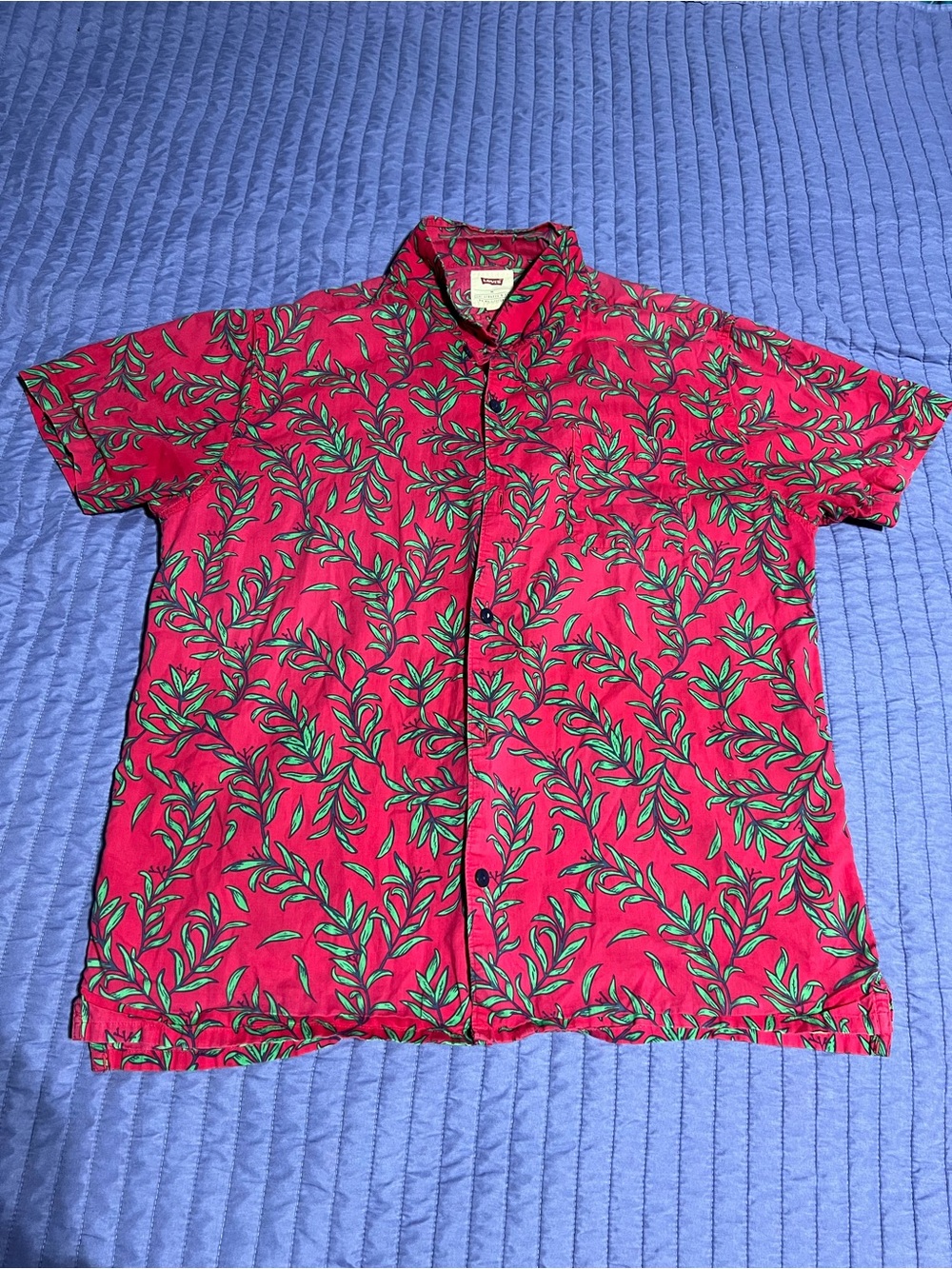 Levi's Pink Button-Up Shirt with Green Leaf Print XL